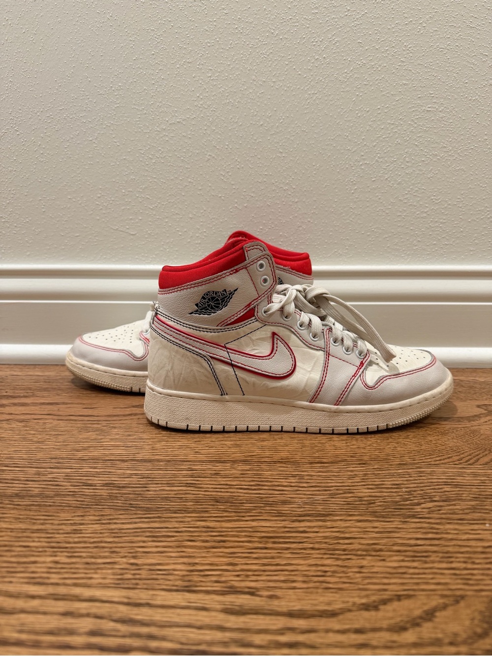 Nike Air Jordan 1 high  White with Red Trim